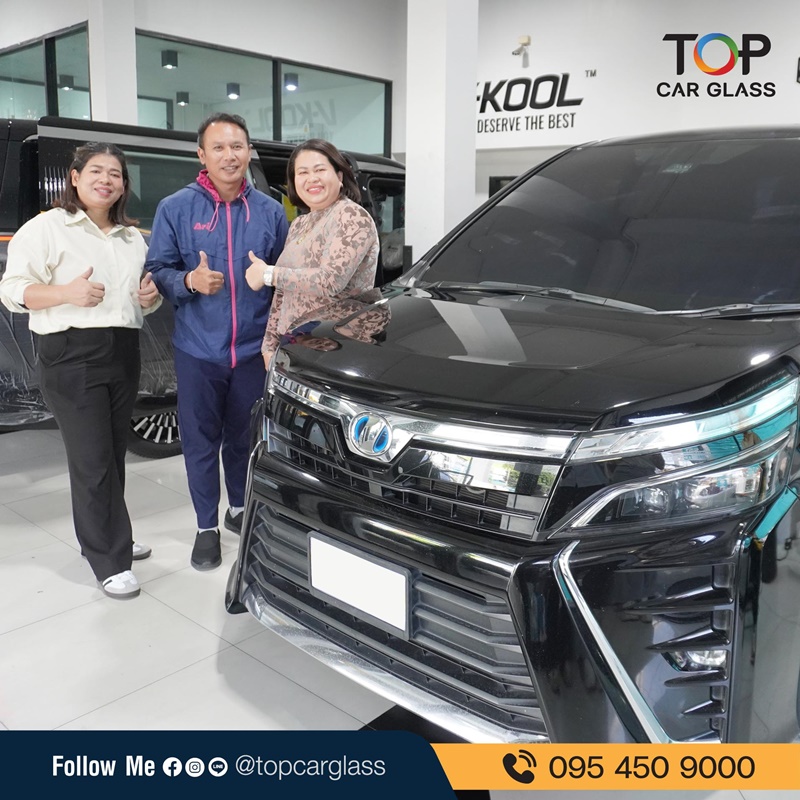 รถตู้ TOYOTA VOXY ติดฟิล์มกรองแสงรถยนต์ V-KOOL BlackxEV