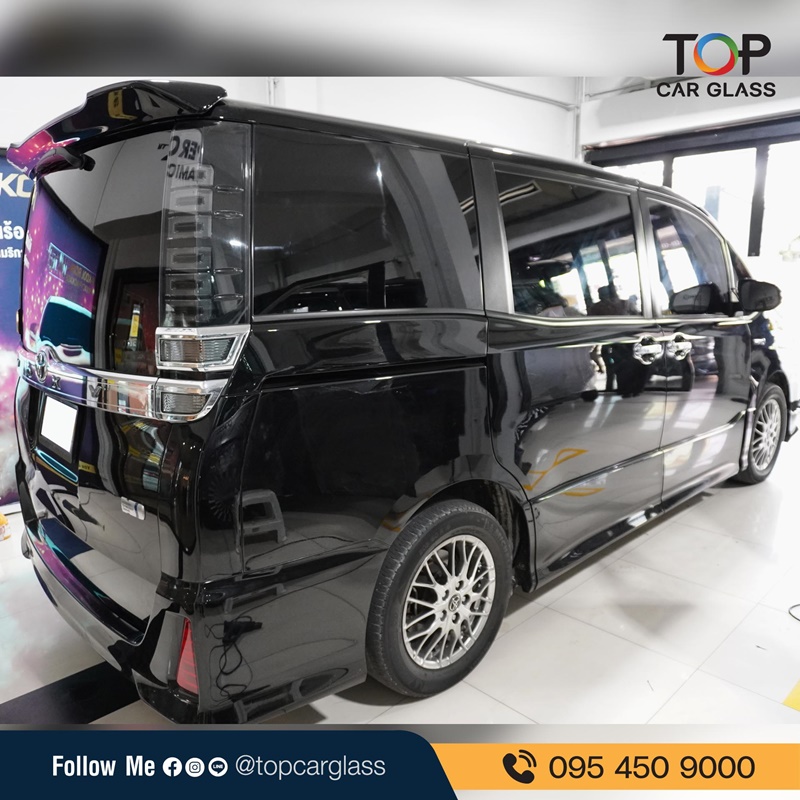 รถตู้ TOYOTA VOXY ติดฟิล์มกรองแสงรถยนต์ V-KOOL BlackxEV