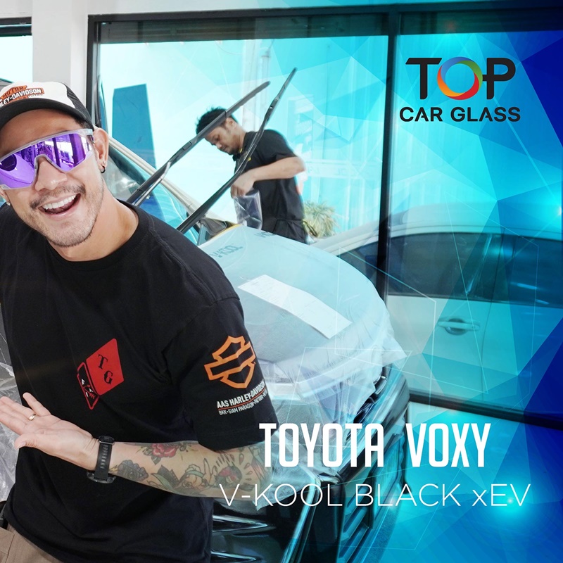รถตู้ TOYOTA VOXY ติดฟิล์มกรองแสงรถยนต์ V-KOOL BlackxEV